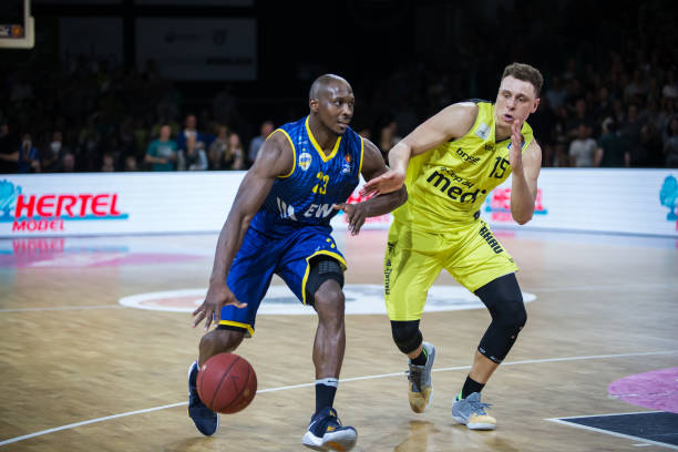 伦敦德比的 伦敦德比的