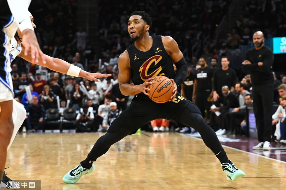 随着两队明 随着两队明